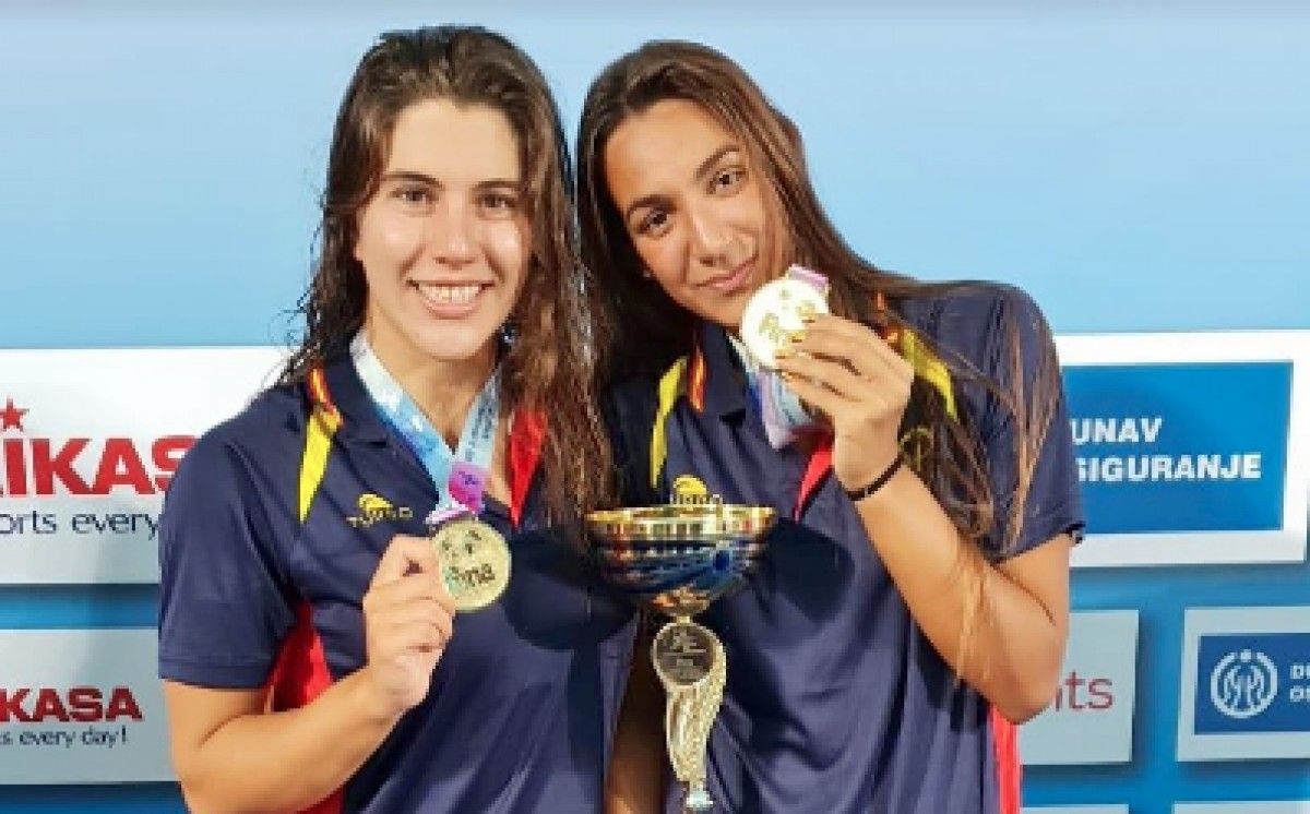 Olga Descalzi i Sandra Domene, campiones del món juvenil de waterpolo