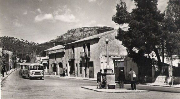 Matadepera. Cruïlla dels carrers Sant Joan i Sant Llorenç (c.1960)
