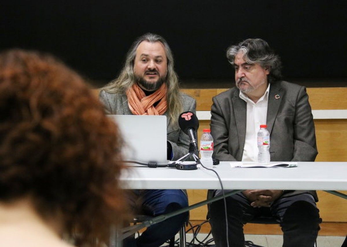 Amadeu Aguado, tinent d'alcalde de Cultura, i Joan Martínez, responsable de Terrassa Street Art 