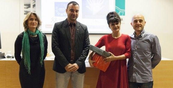 L'asturiana (segona per la dreta) va presentar el relat 'Cuéntame un cuento'