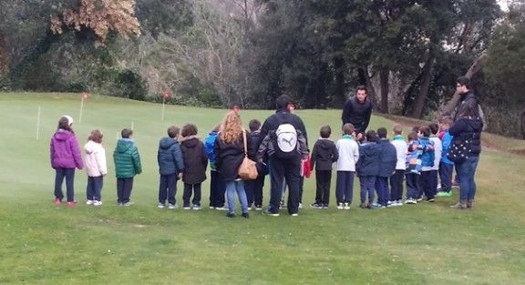 Els nens, al camp de golf de Matadepera 