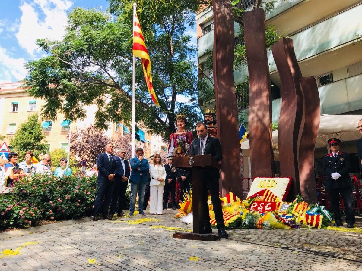 Ofrena floral de la Diada 2019 a Terrassa. 