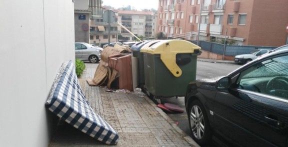 Estat dels contenidors al carrer de Bidasoa