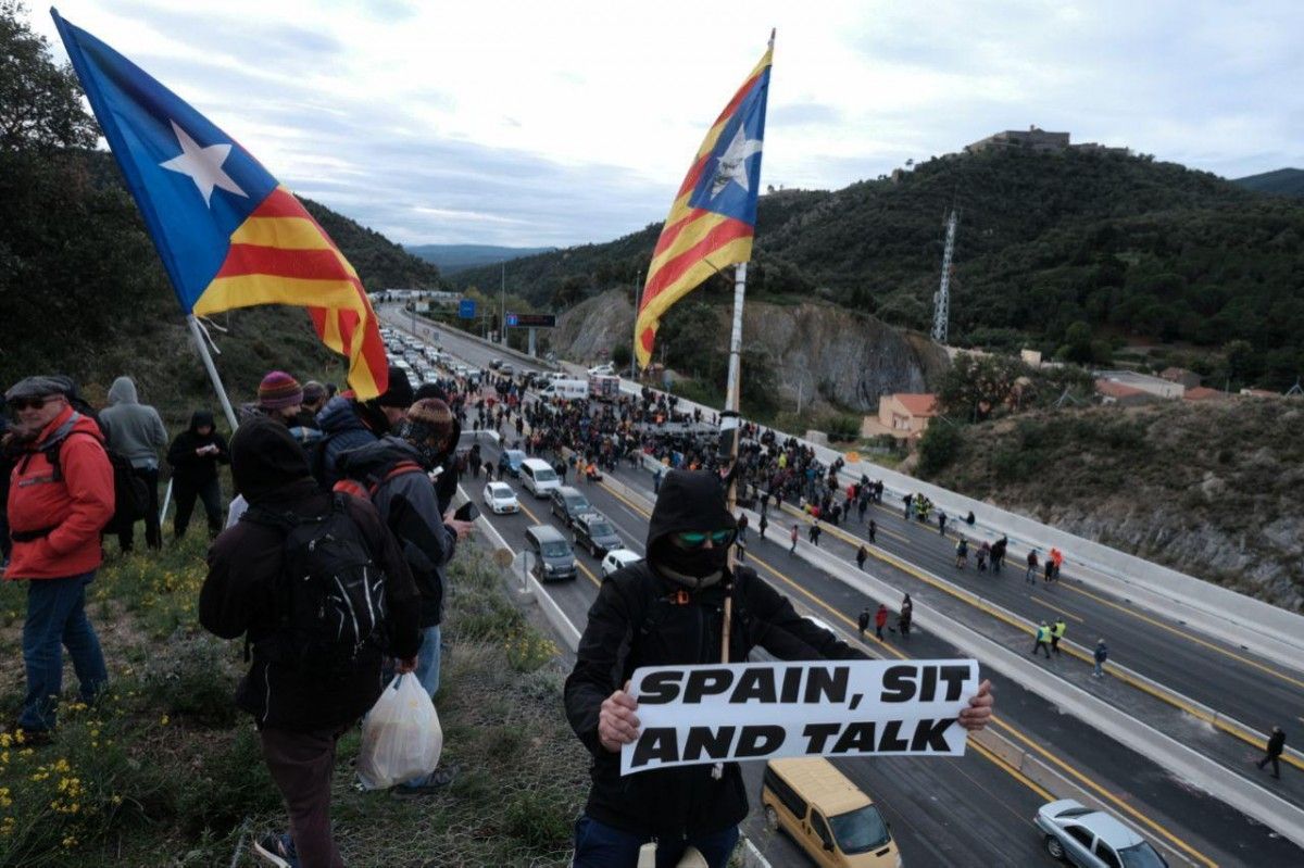 Manifestants al tall de carretera de la Jonquera