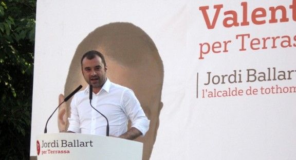 Jordi Ballart, en l'acte de final de campanya a la plaça Lluís Companys