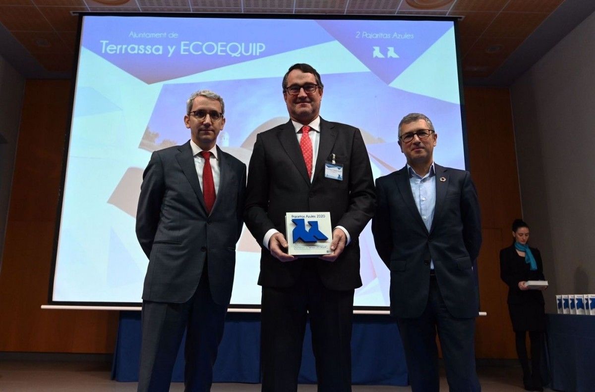 El gestor d'Eco-Equip, Josep Miquel Colomer, recollint el premi