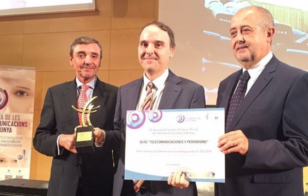 Joan Francesc Fondevila recollint el premi