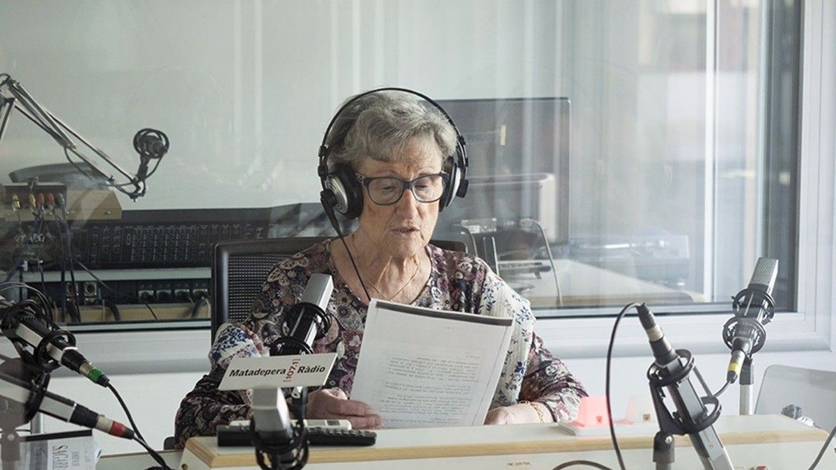 Maria Glòria Farrés, als micròfons de Matadepera Ràdio