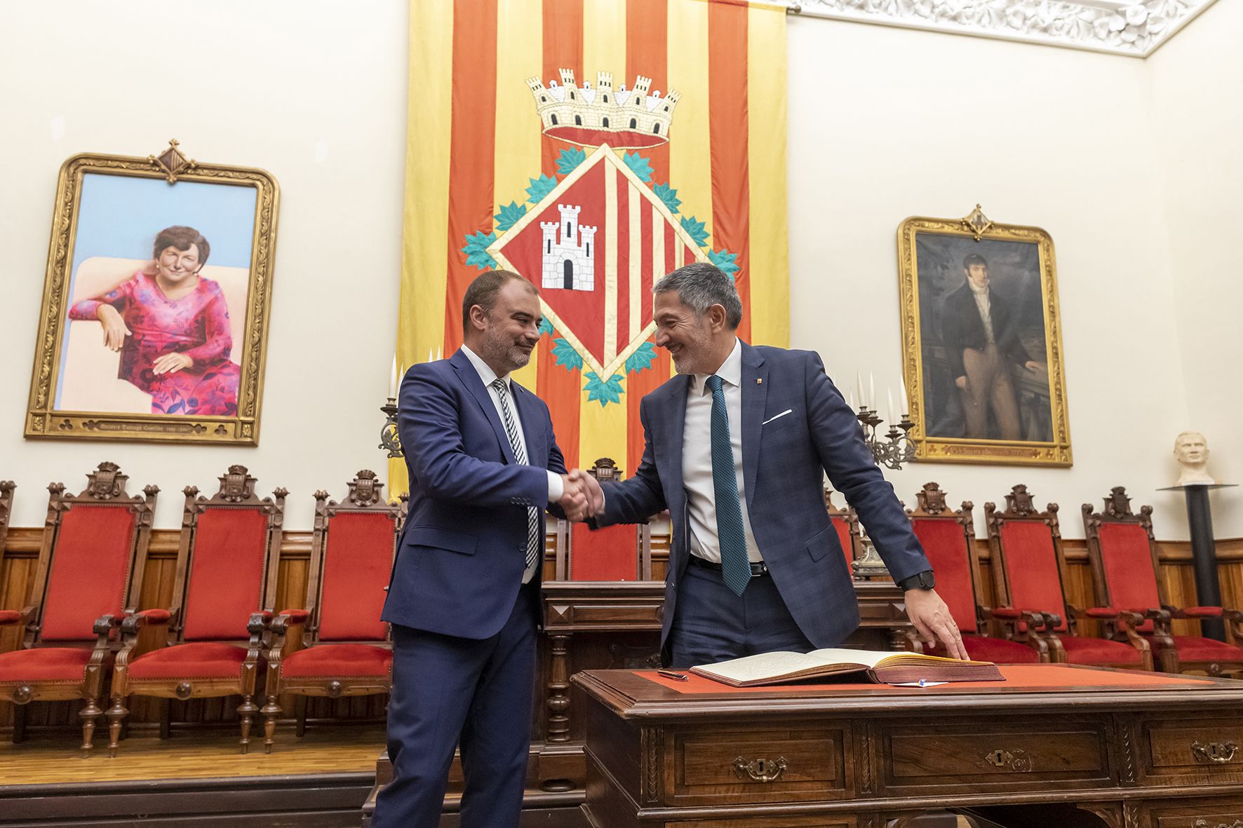 El conseller Miquel Sàmper durant la visita a Terrassa.