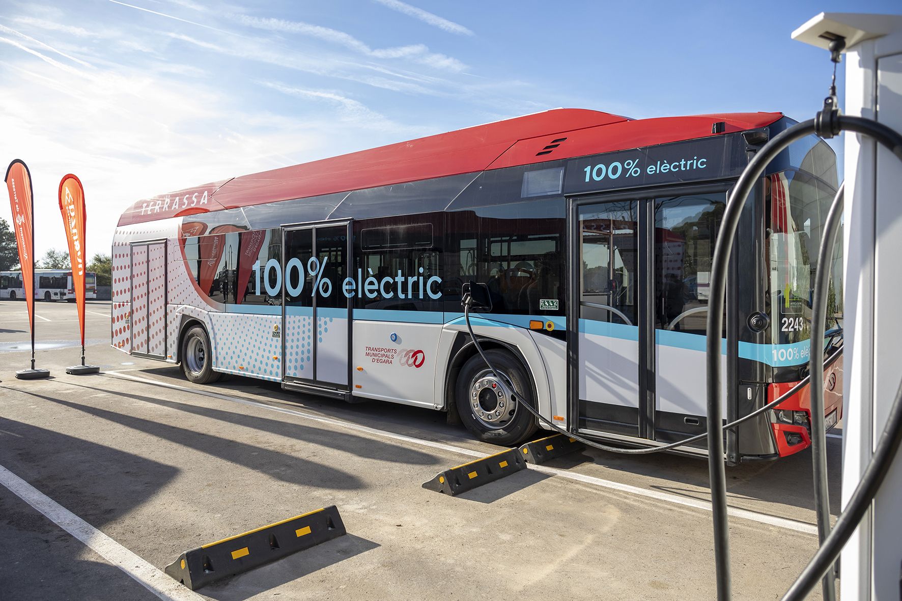 Un dels dos nous autobusos elèctrics de Terrassa