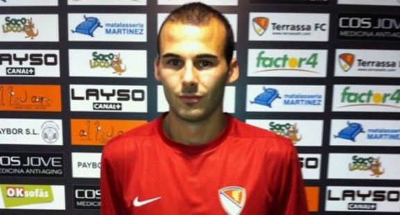 El futbolista Jordi Roca, amb la samarreta del Terrassa FC.