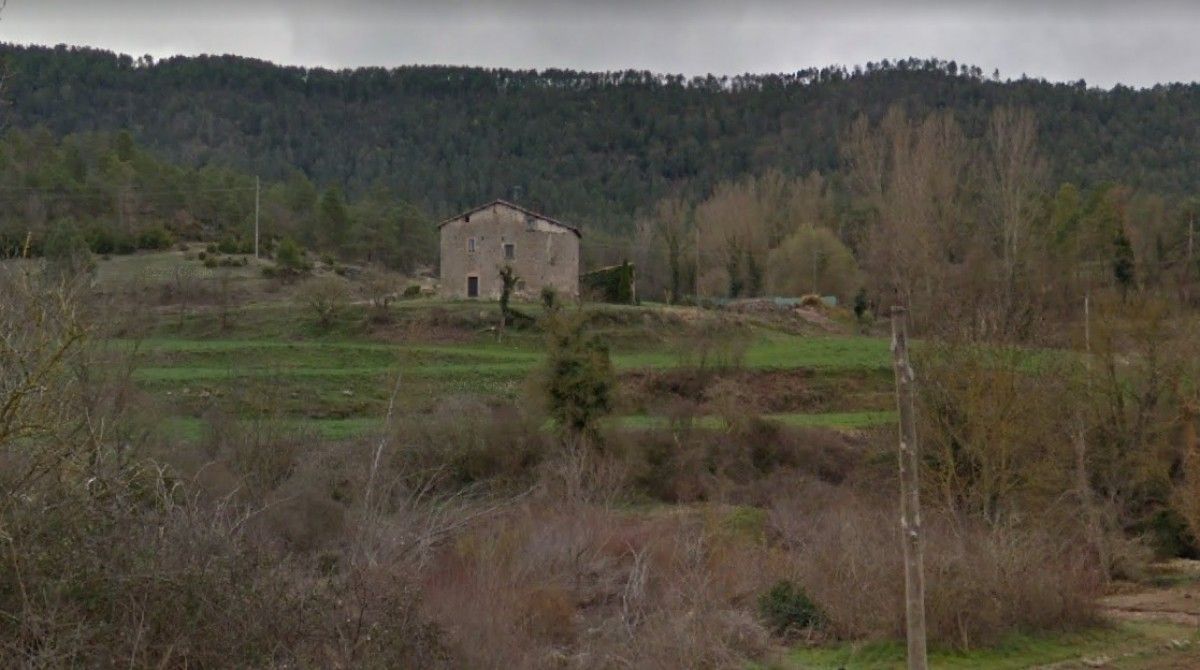 Els robatoris es van dur a terme en masies ubicades als municipis de Viver i Serrateix, Santa Maria de Merlès, Puig-Reig i Berga.