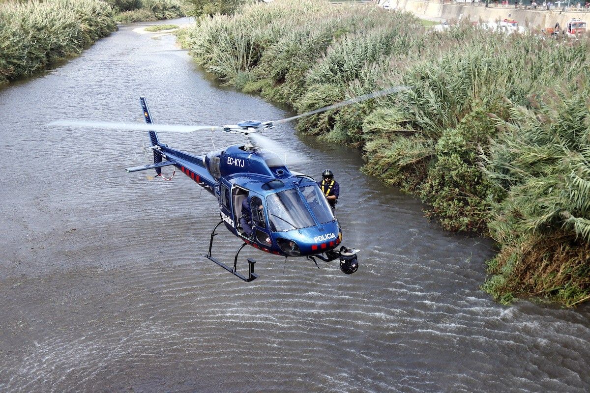 L'helicòpter dels Mossos en un dispositiu 