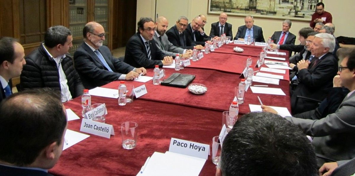 El conseller Josep Rull s'ha reunit amb membres de la patronal vallesana 