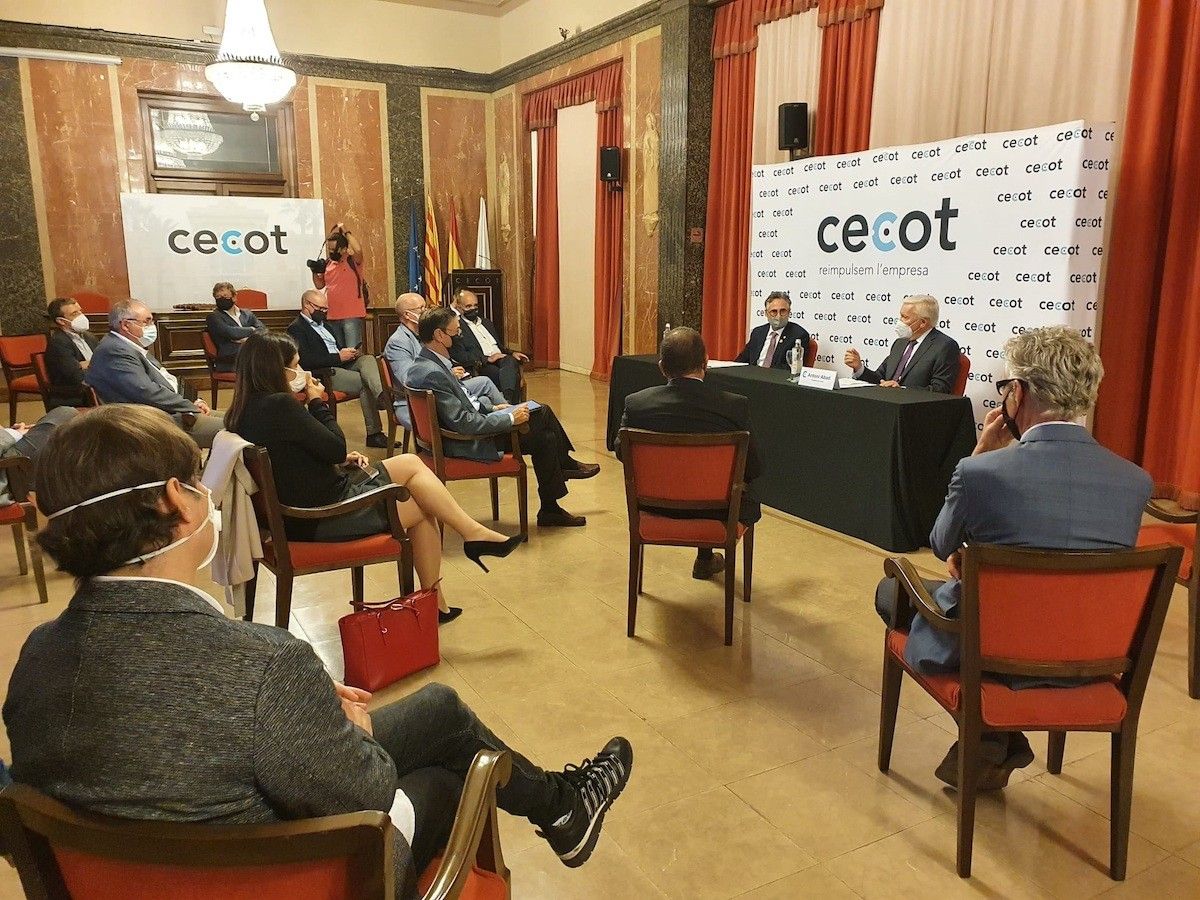 Ramon Tremosa i Antoni Abad, a la reunió a la Cecot