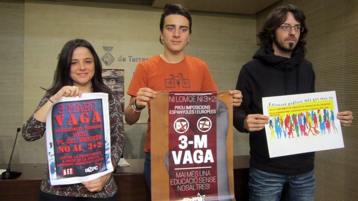 Sirvent, León i Pleguezuelos amb els cartells reivindicatius de vaga i manifestacions 