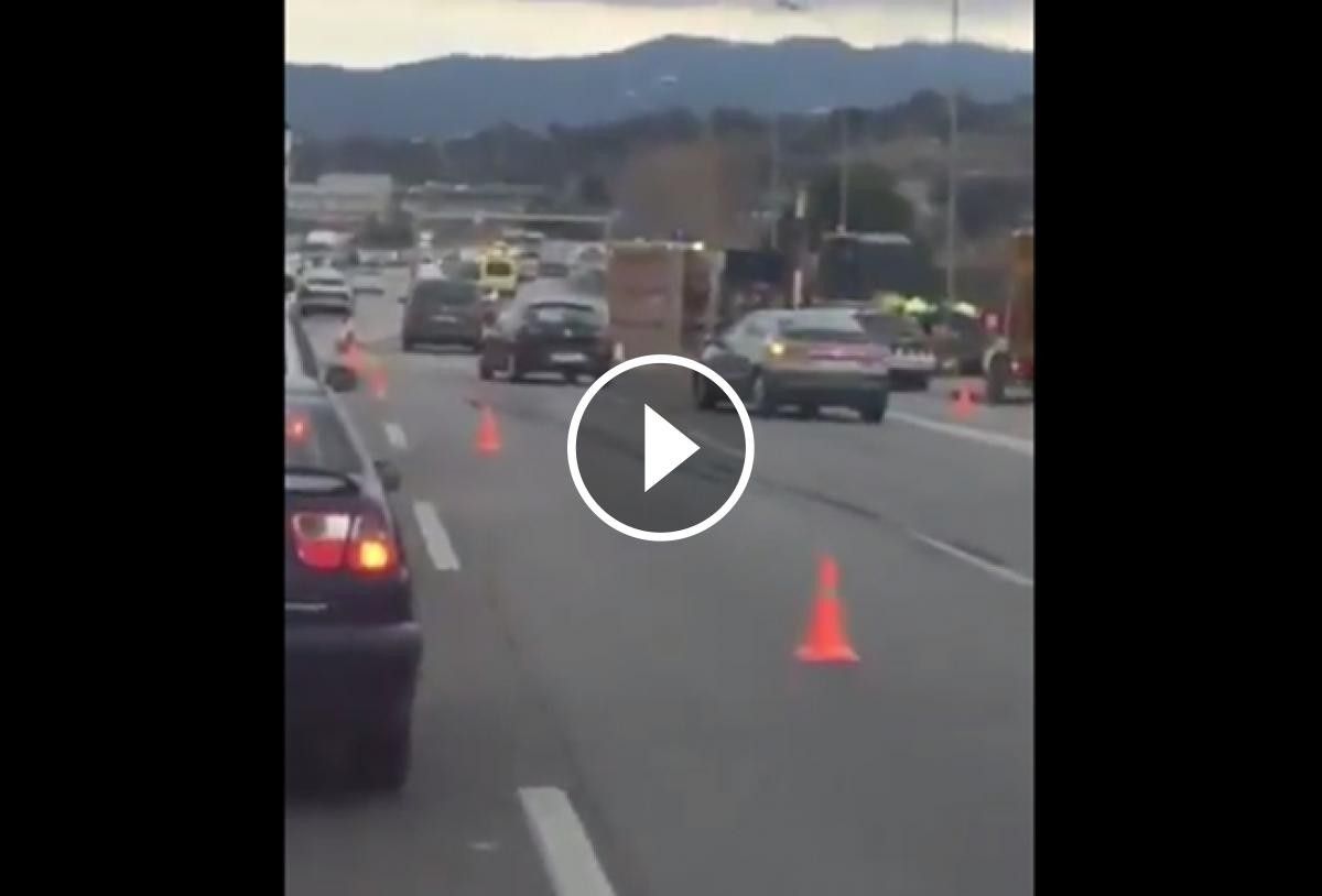 Vídeo de l'accident que ha implicat un camió