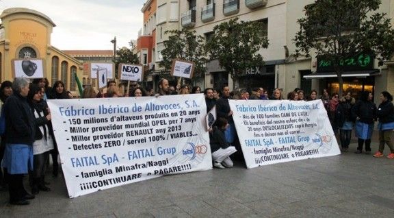 Els treballadors manifestant-se a Terrassa ara fa un any