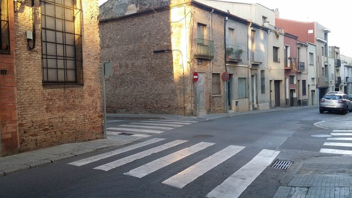 Cruïlla del carrer Cervantes amb MD dels Ángels a Terrassa