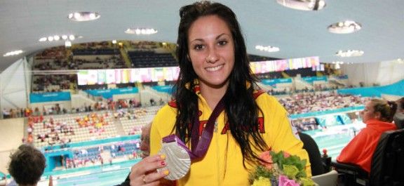 Sarai Gascón, amb la medalla de plata.