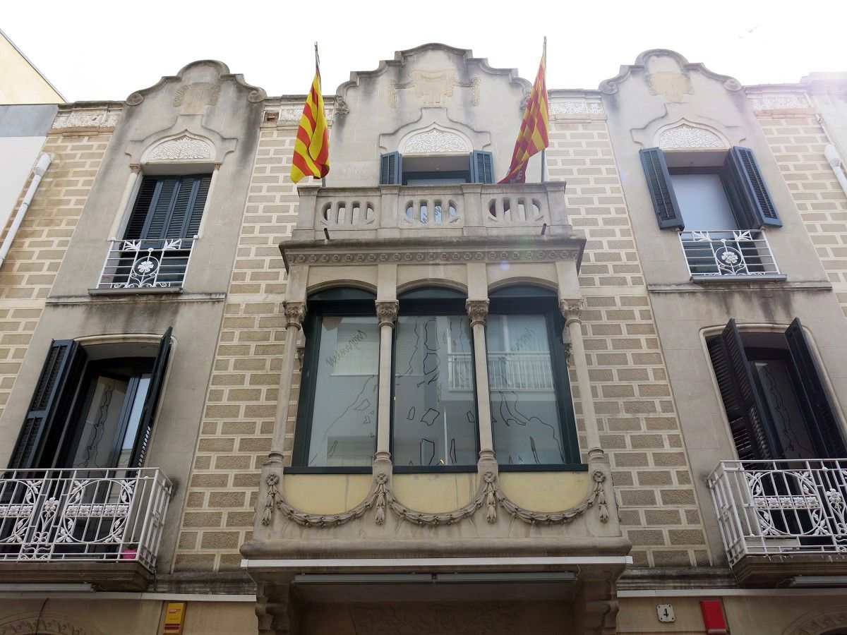 Façana del local dels Minyons de Terrassa, al carrer Teatre.