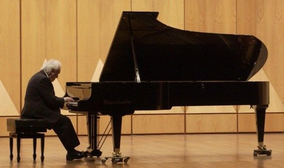El pianista terrassenc Miquel Farré actuarà dijous vinent al Centre Cultural.