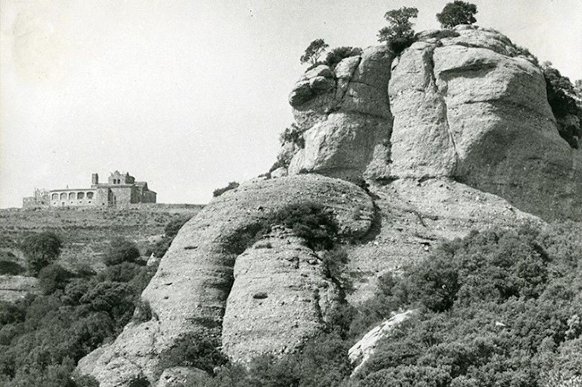 El monestir de Sant Llorenç del Munt el 1956.