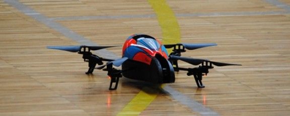 Hi haurà el primer concurs de robots voladors que es celebra a la UPC  
