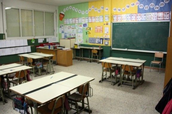 Les escoles, com aquesta de Llançà, han estat tancades tot el dia a l'Alt Empordà.