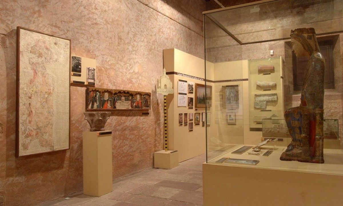 Interior del Castell-Cartoixa de Vallparadís, una de les seus del Museu de Terrassa.