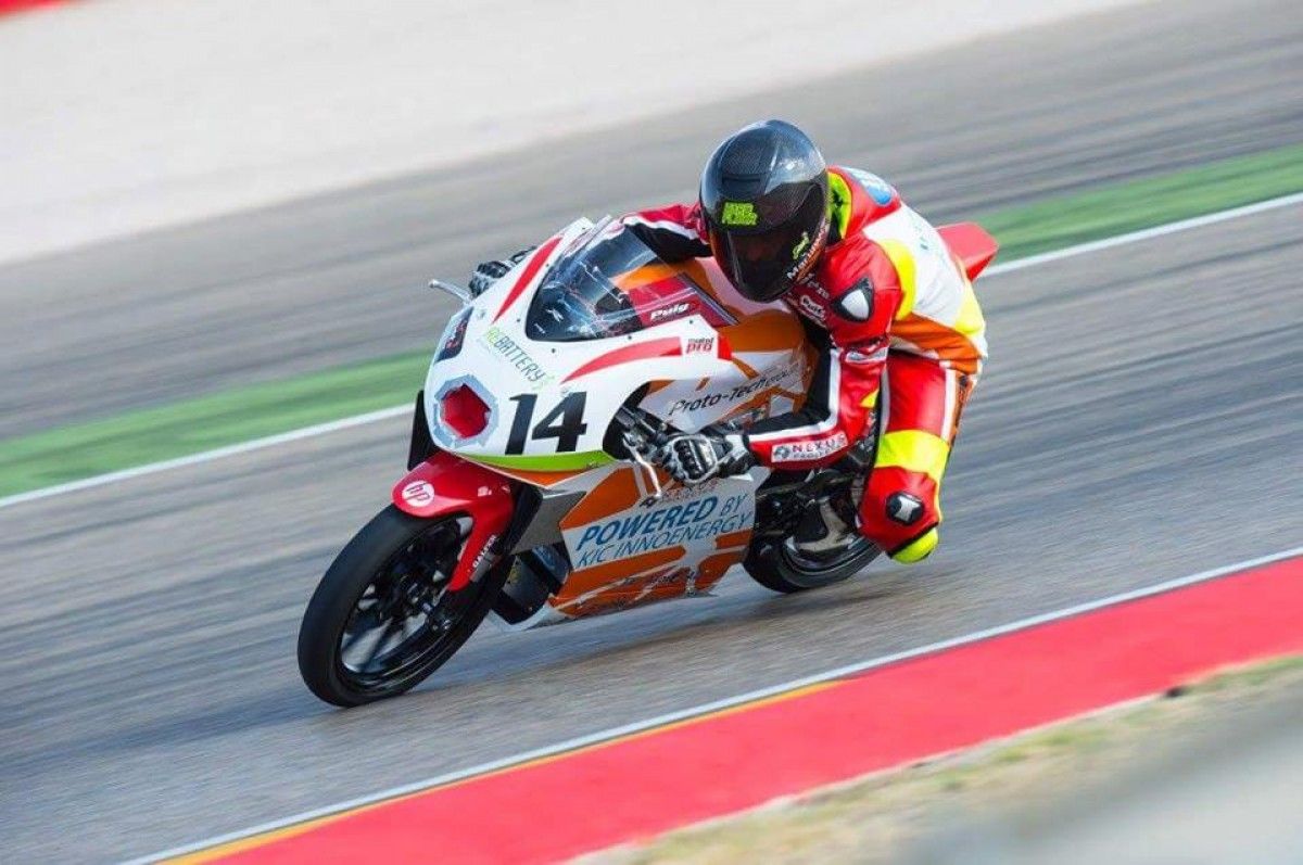 La moto MotoSpirit UPC, al Circuit d'Aragó
