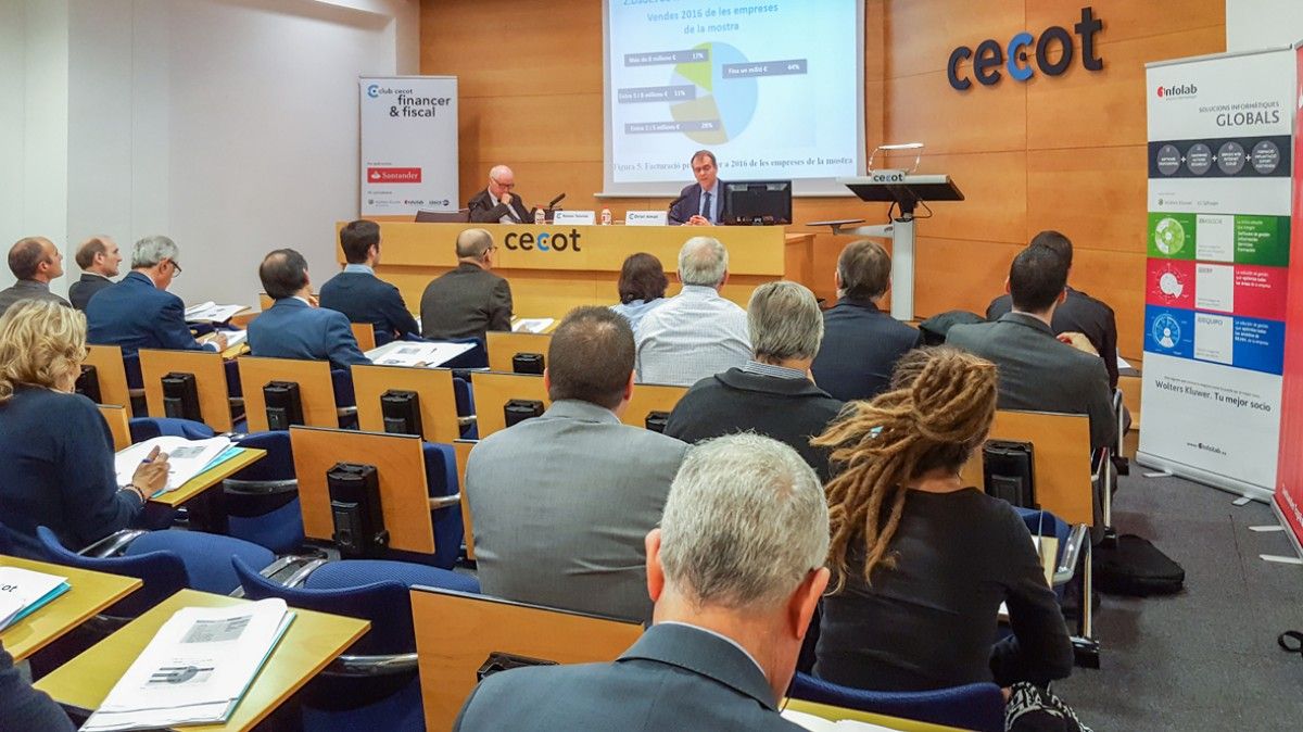 Oriol Amat durant la conferència al Club Cecot Financer Fiscal.