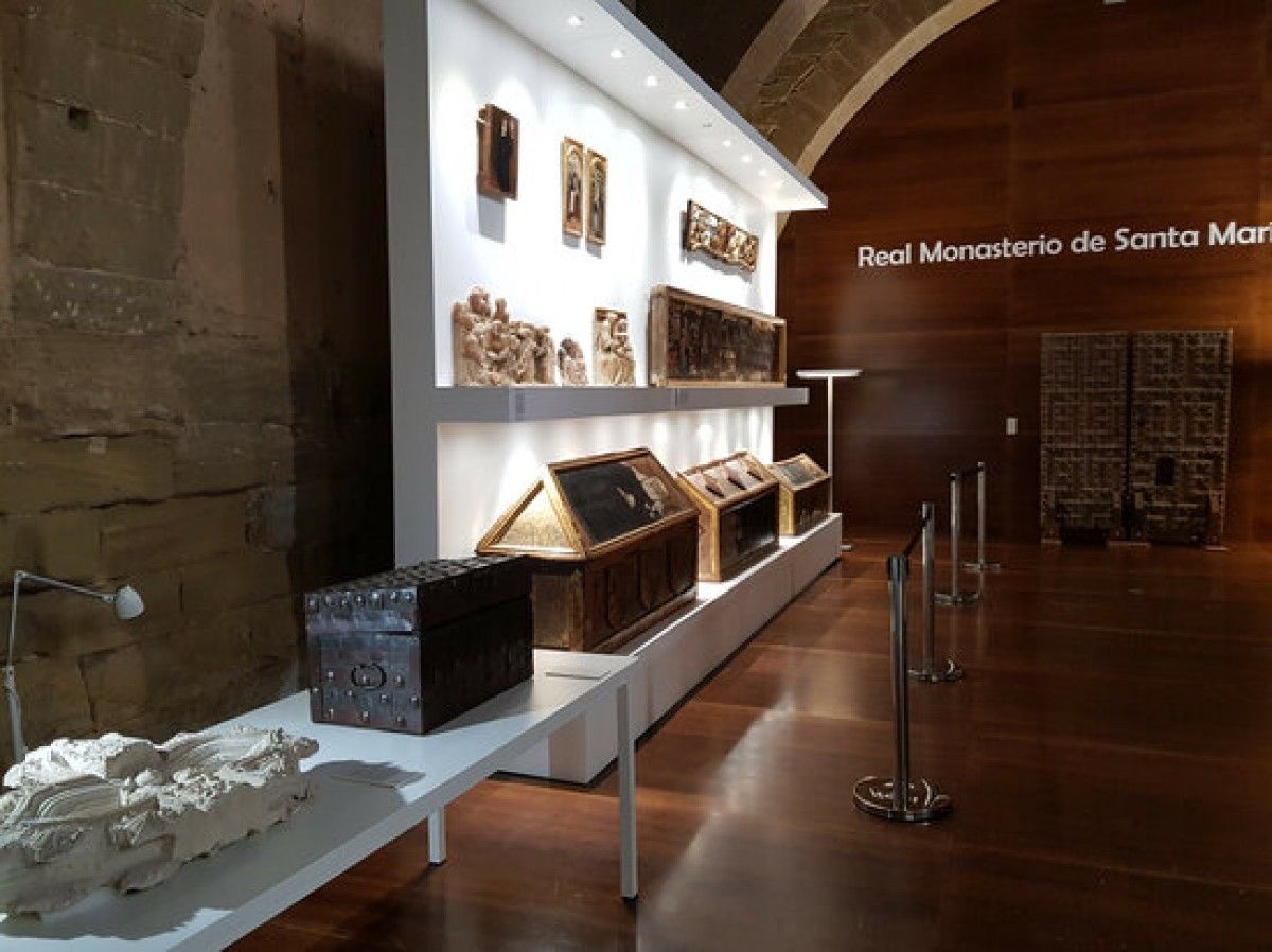Algunes de les peces d'art provinents del Museu de Lleida al Monestir de Vilanova de Sixena
