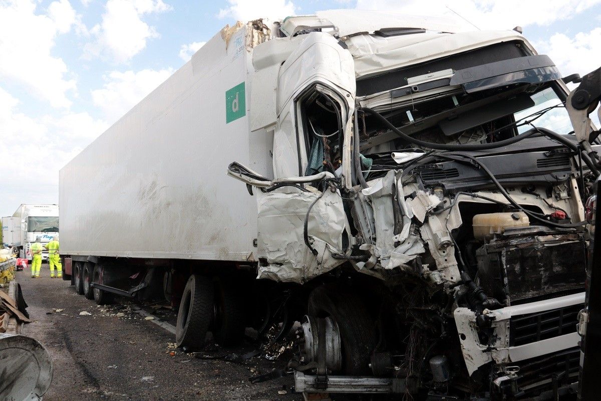 El vehicle de l'accident a la carretera C-12, a Balaguer, on han mort tres joves