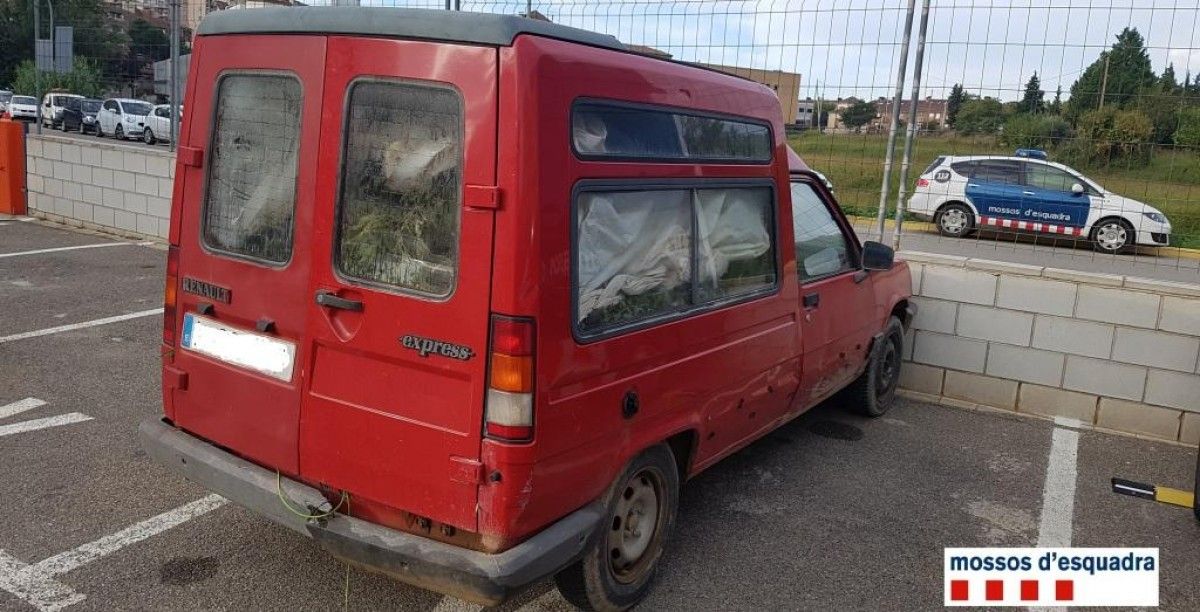 Imatge de la furgoneta que transportava la droga