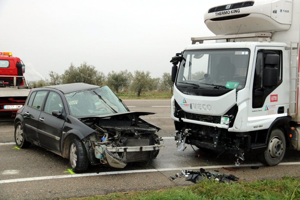 Imatge dels dos vehicles accidentats
