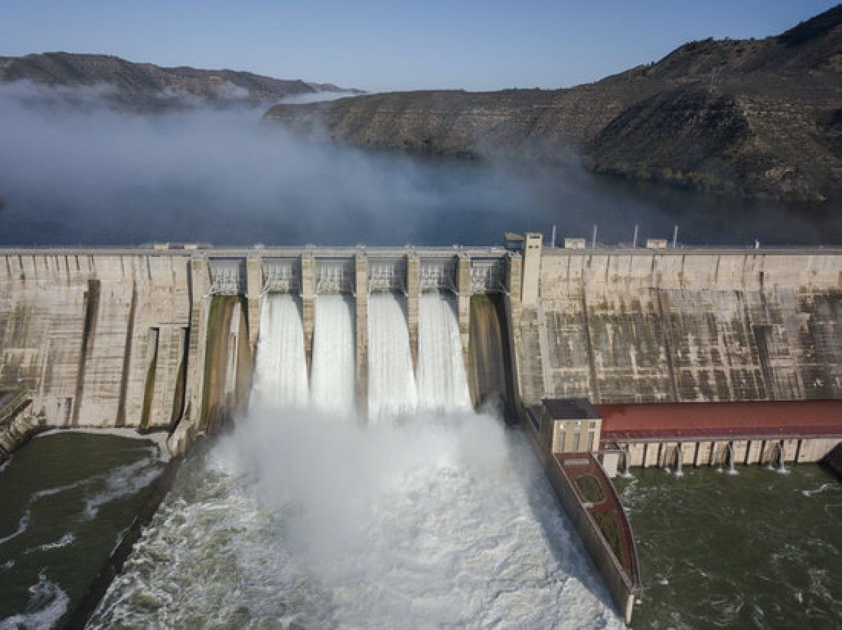 Un embassament de l'Ebre