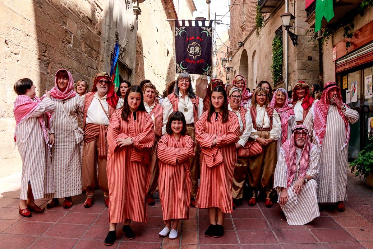 Desfilada de lluïment de la 26a Festa de Moros i Cristians de Lleida.