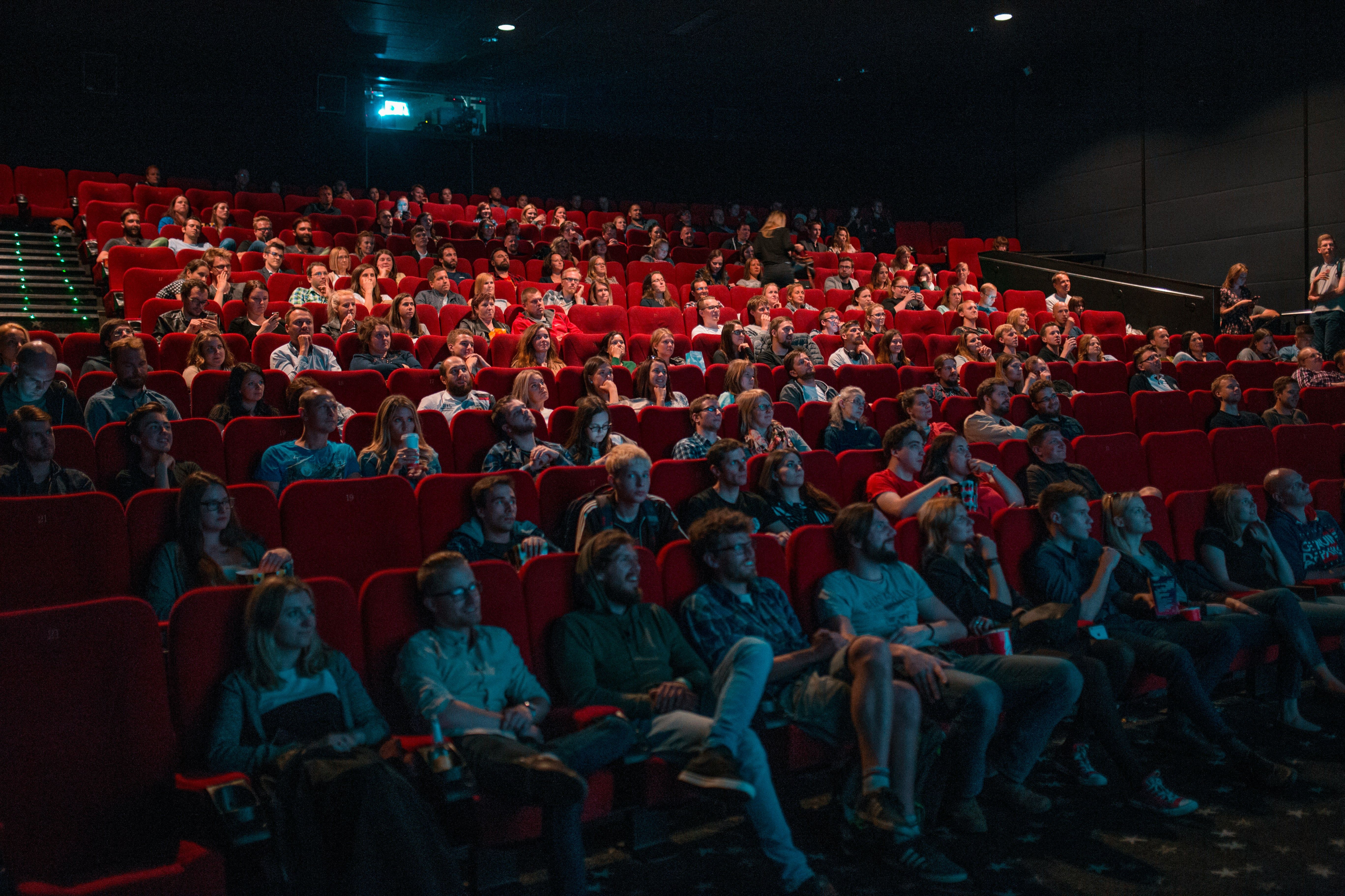 Una sala de cinema plena