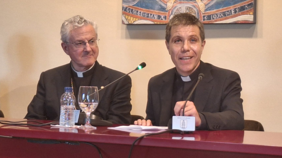 L'arquebisbe Vives amb Josep Lluís Serrano, a la dreta