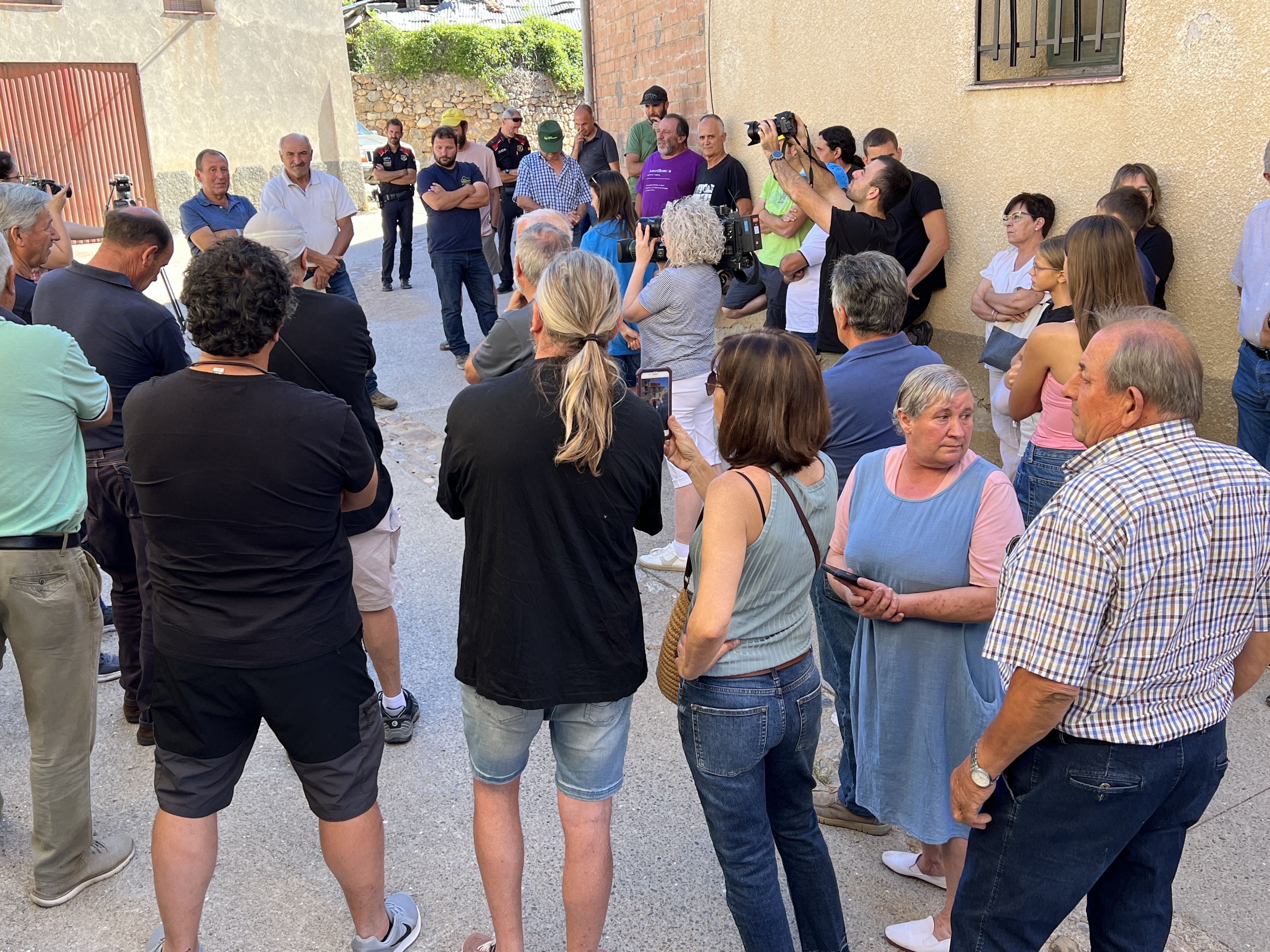 Un grup de ramaders concentrats a Hortoneda