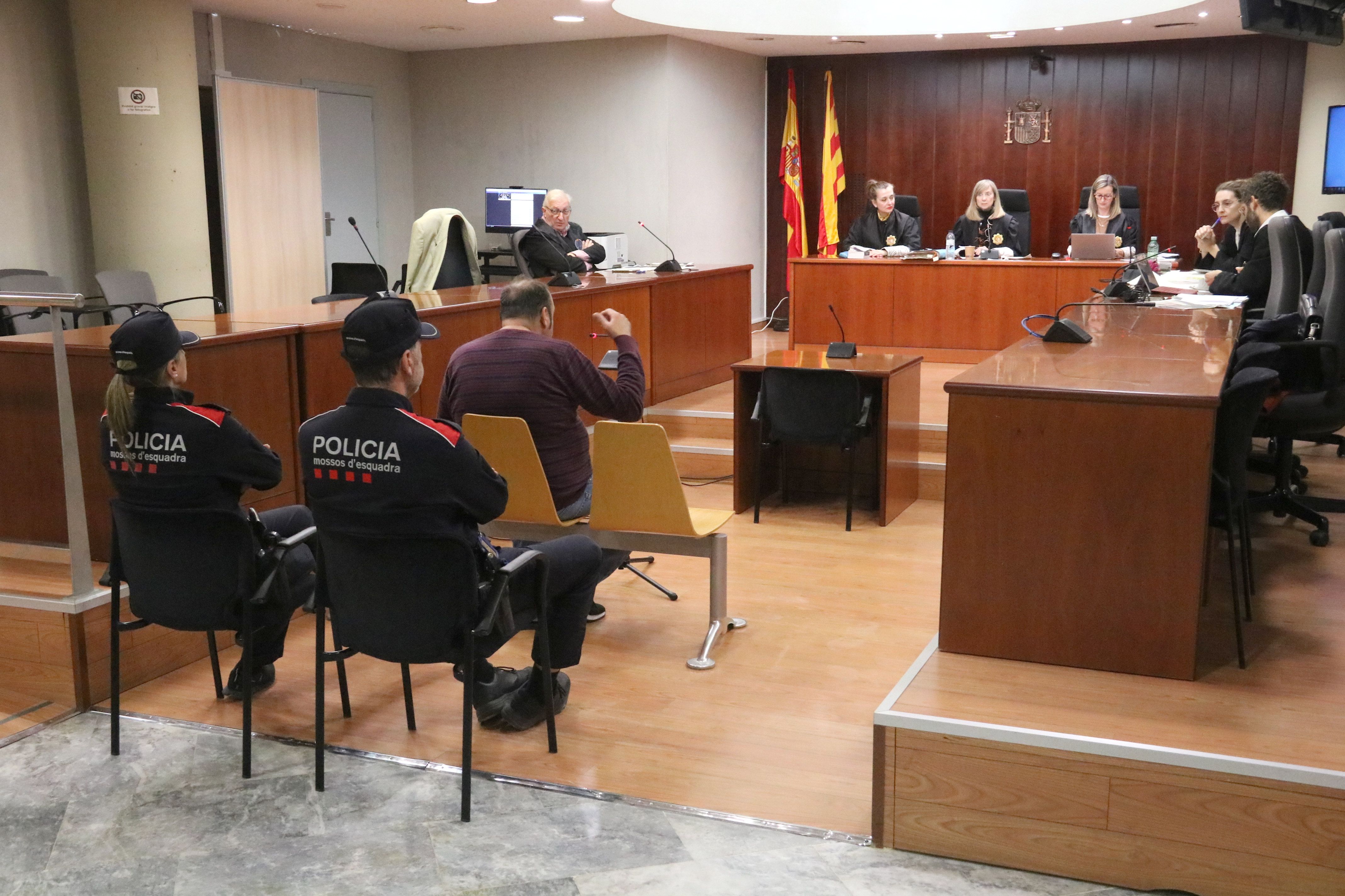 L'acusat d'intentar atropellar a la seva cunyada durant el judici