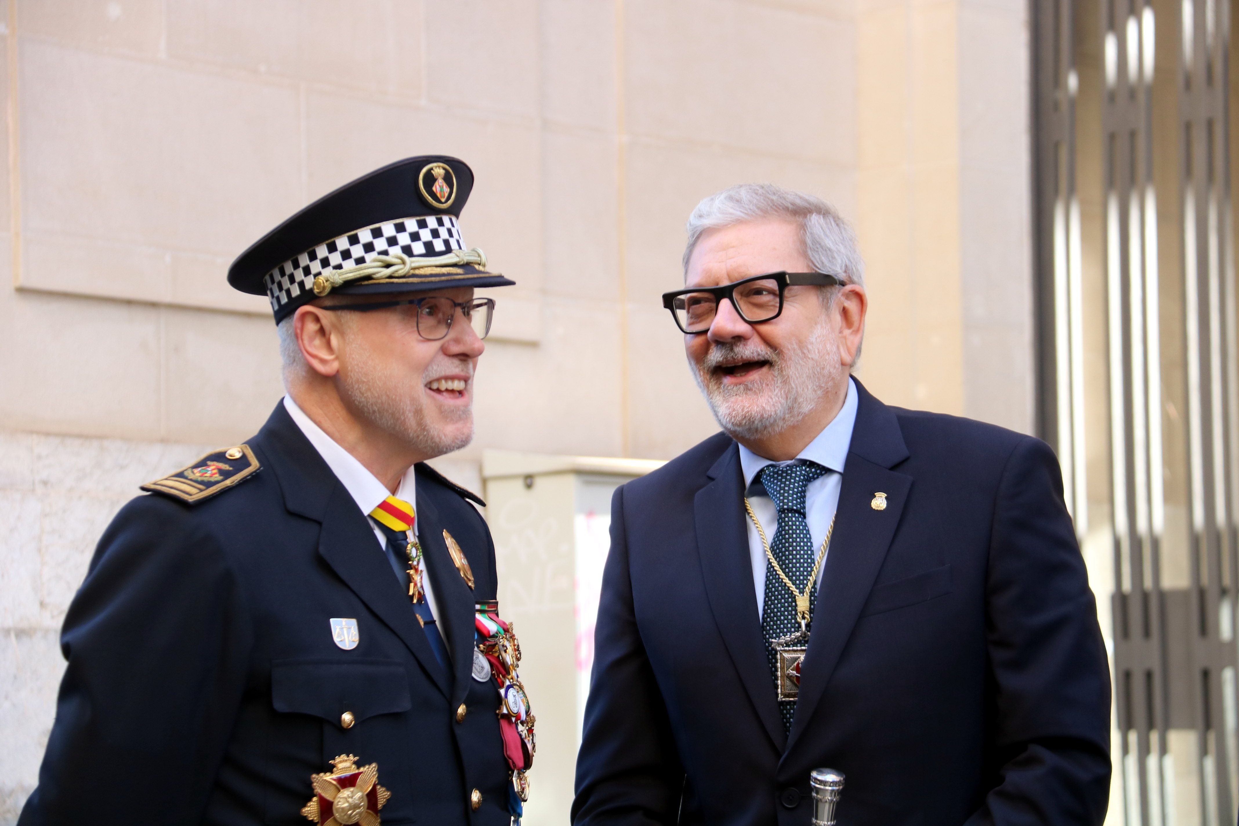 L'indentendt de la Guàrdia Urbana de Leida, Josep Ramon Ibarz, i l'alcalde Fèlix Larrosa