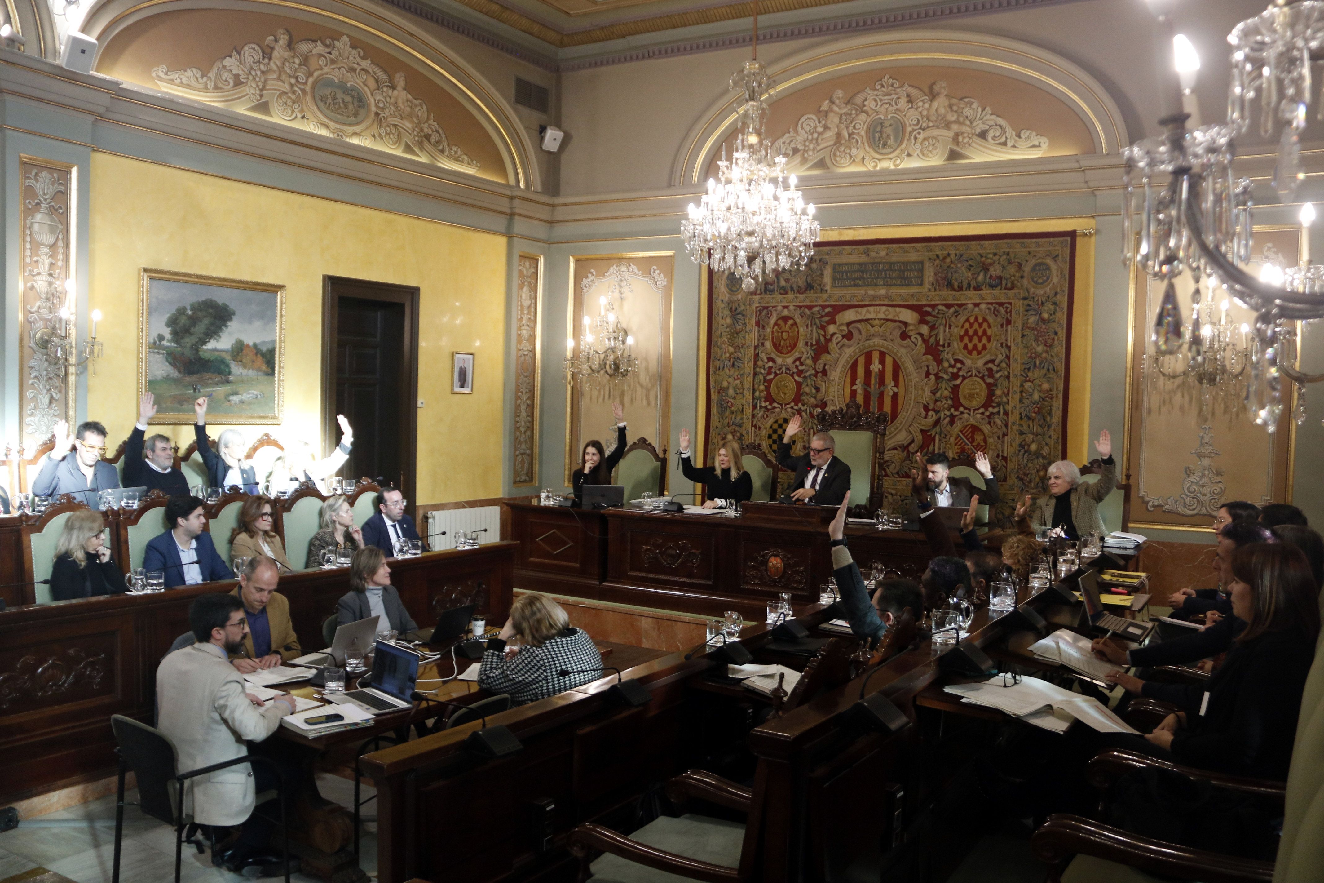 Moment de la votació a favor dels pressupostos 2025 de la Paeria de Lleida