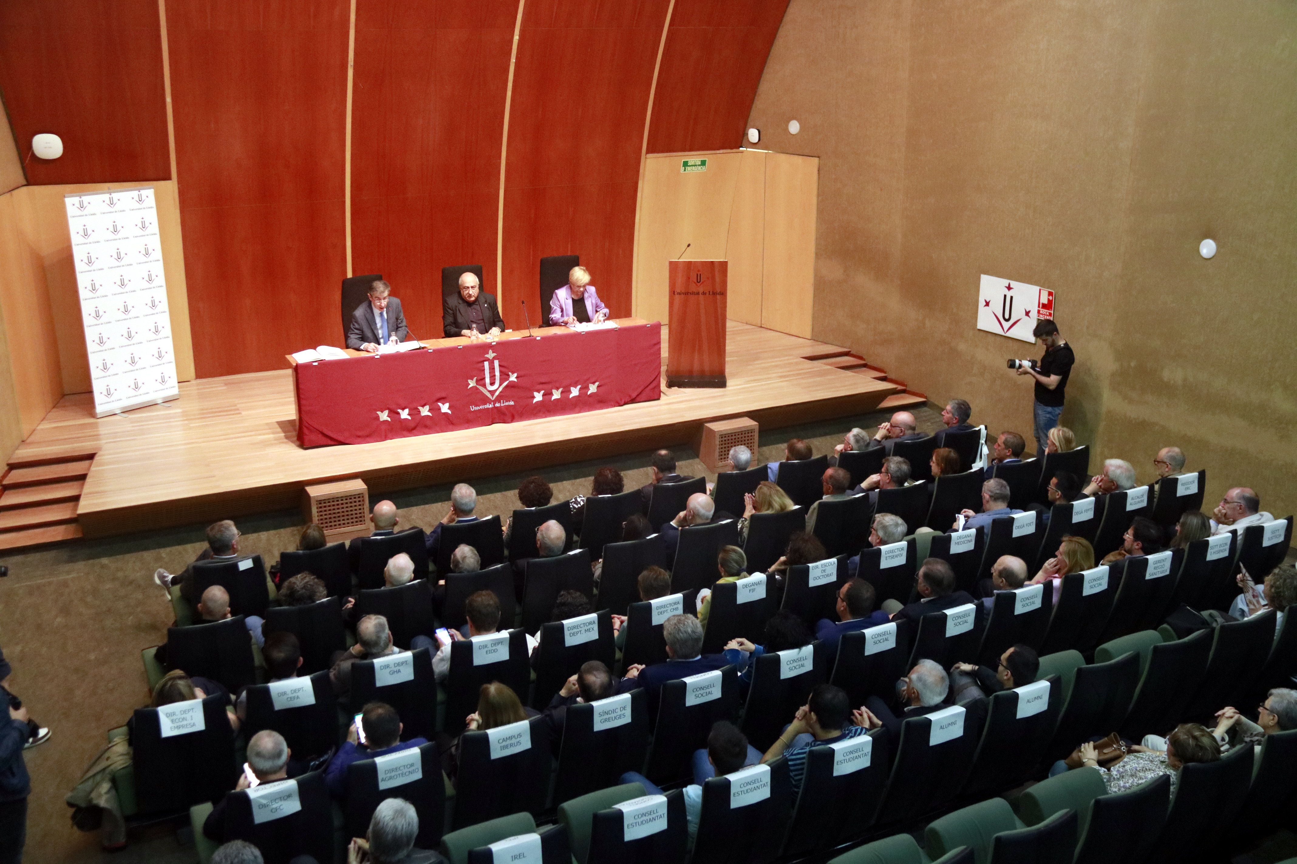 Acte de presa de possessió de Jaume Puy com a rector de la Universitat de Lleida per a un segon mandat