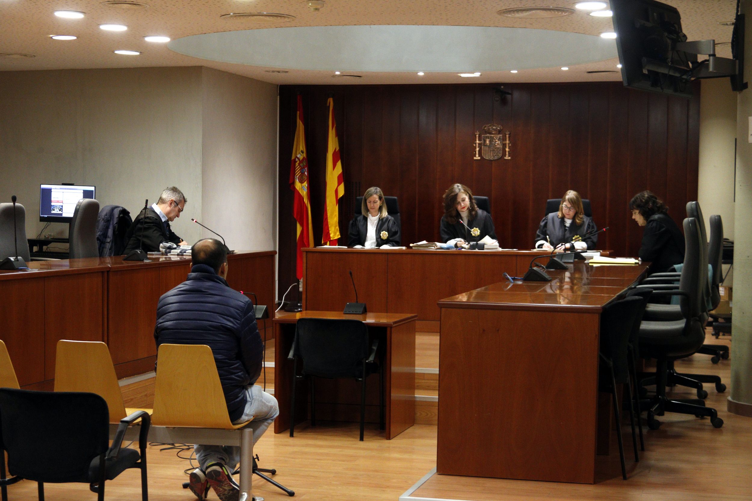 La sala de vistes de l'Audiència de Lleida durant la vista de conformitat en què s'ha condemnat un veí de Tàrrega a qui van enxampar amb drogues al cotxe mal aparcat