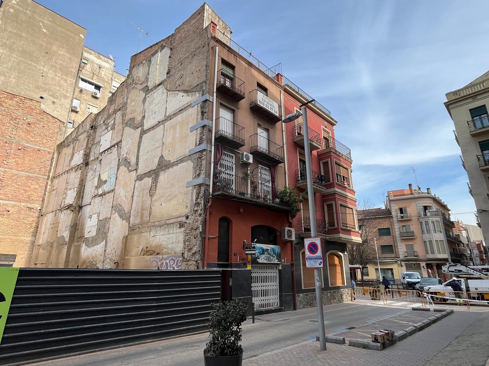 Edifici del carrer del Nord de Lleida en risc de col·lapse