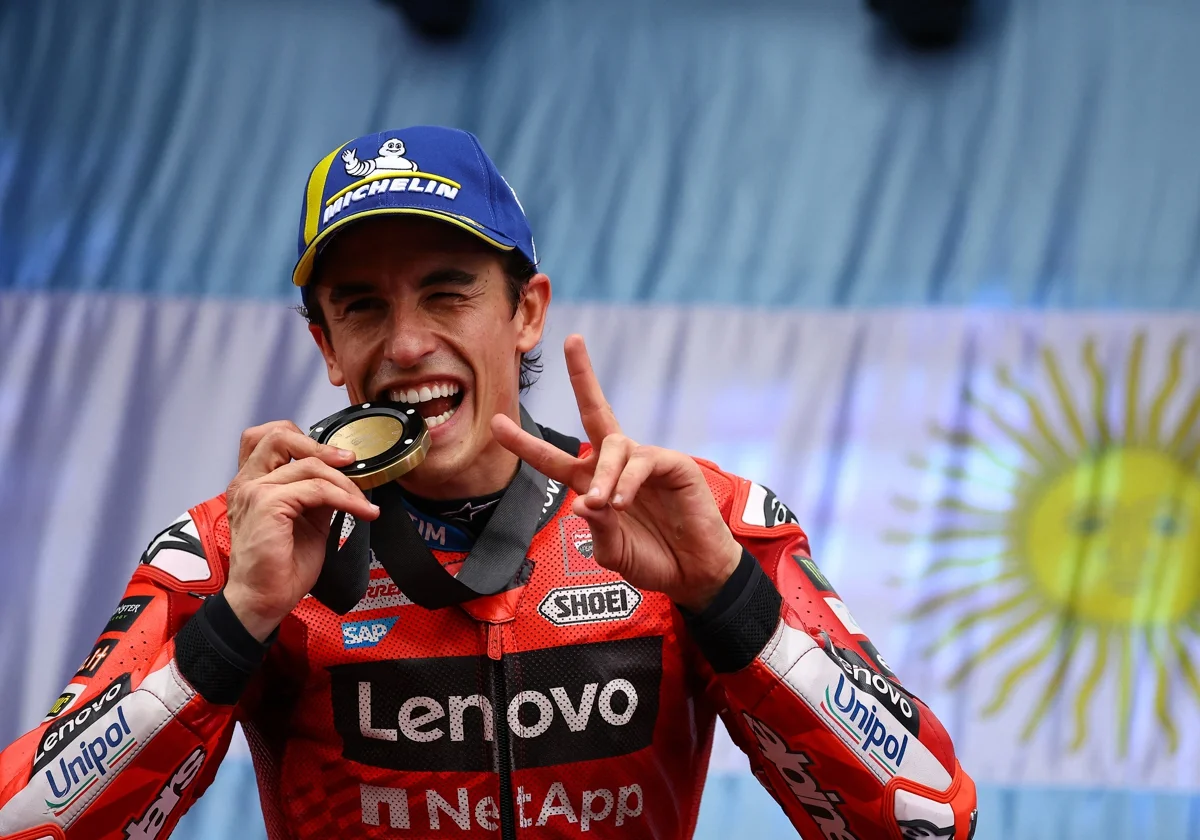 Marc Márquez celebrant la victòria