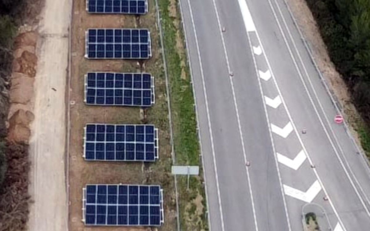 Plaques fotovoltaiques per autoconsum a la xarxa viària de Catalunya