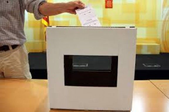 Les urnes han arribat als municipis de Ponent